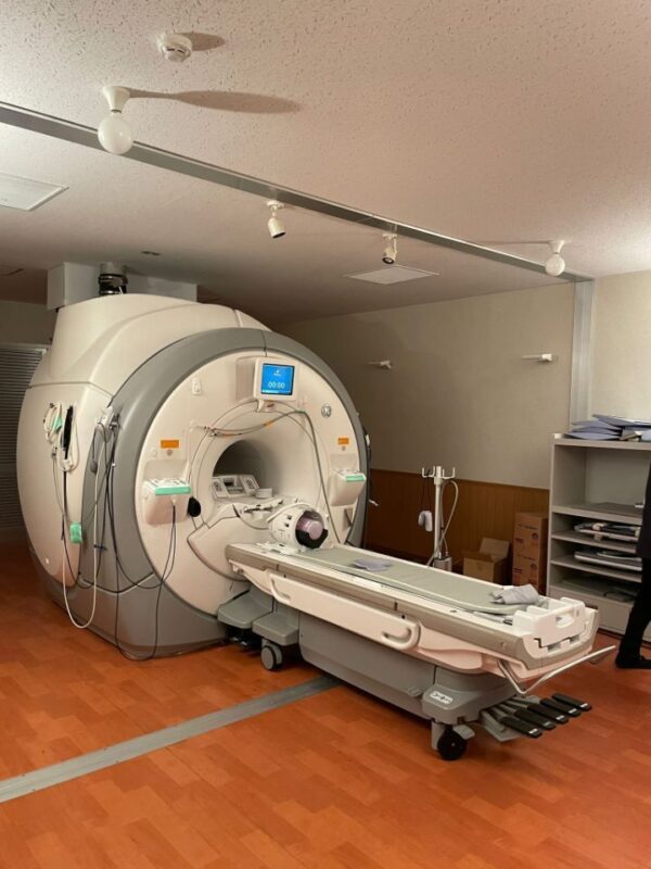 GE Discovery MR 750 3T MRI Scanner